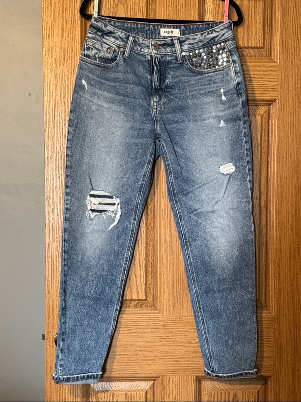 Edgy 90’s Taper Distressed Blue Women's Jeans with Studded Pocket